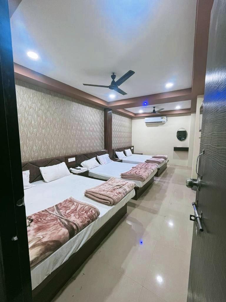 Green Leaf Hotel Удджайн Экстерьер фото