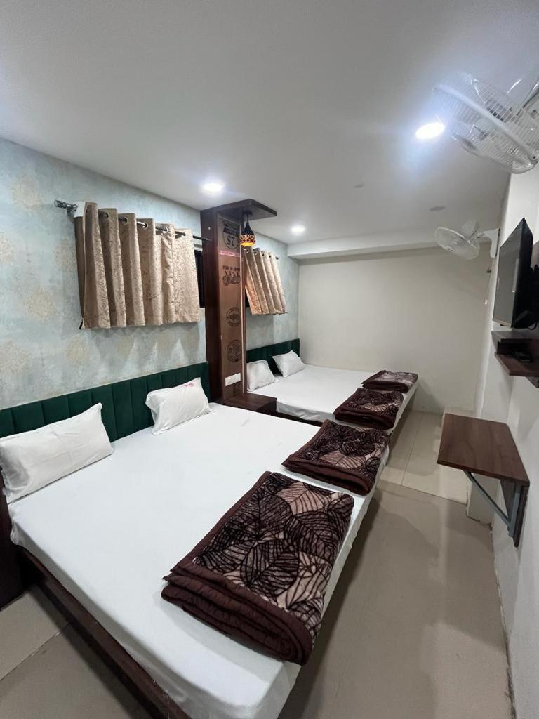 Green Leaf Hotel Удджайн Экстерьер фото